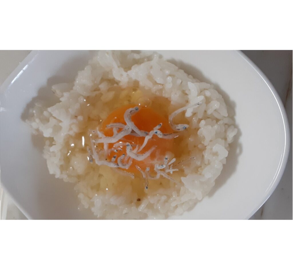 【（）】ちりめんぶっかけ卵かけご飯